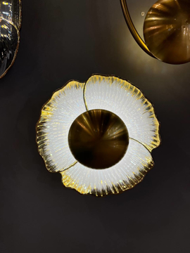 تصویر از چراغ دیواری لاله