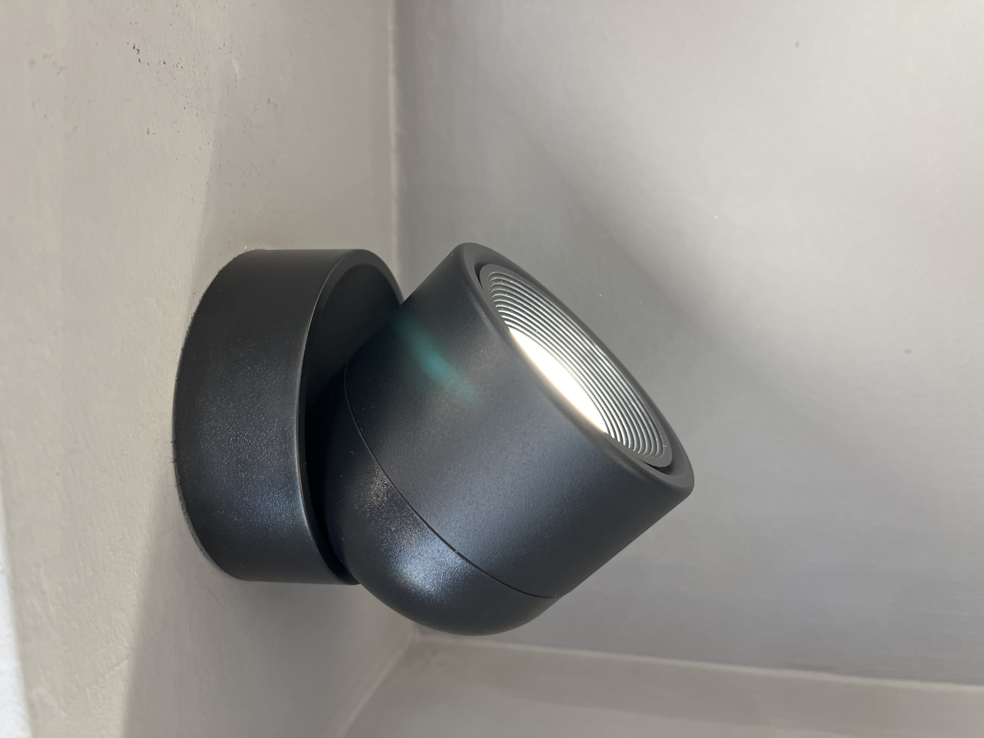 تصویر از چراغ فکی متحرک روکار 15w