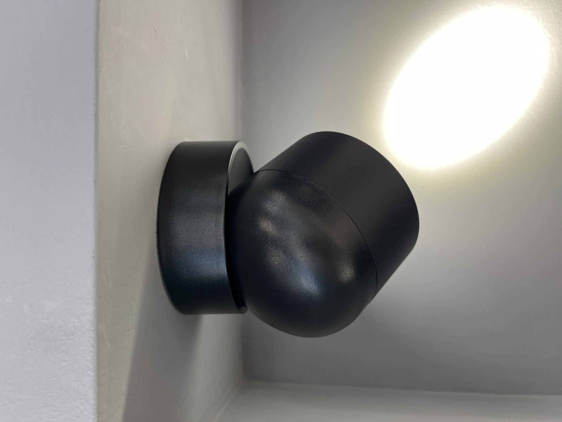 تصویر از چراغ فکی متحرک روکار 15w