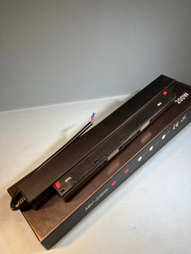 تصویر از منبع تغذیه چراغ مگنتی پاور ۲۰۰وات