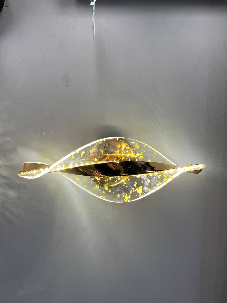 تصویر از چراغ دیواری الماسی ارتفاع 30cm