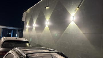 تصویر از دیواری DH2 اگه هم نور میخوای هم دکوراتیو